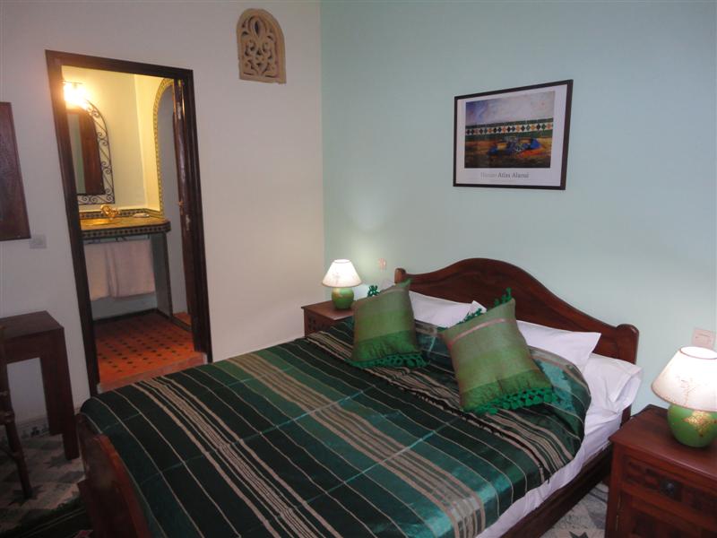 Chambre Menthe du Riad Dar Yanis — lit 160 au 1er étage, climatisée